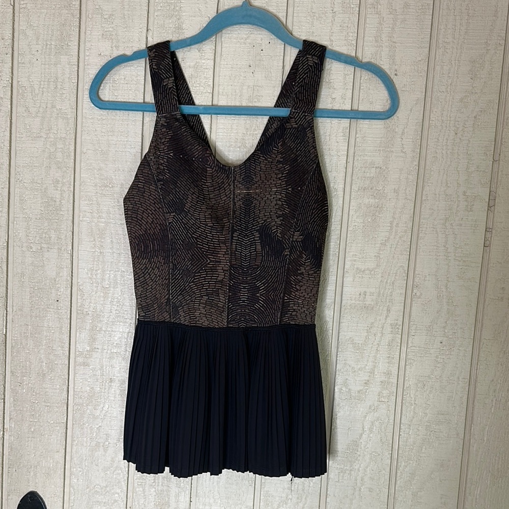 Lululemon Athletica Black and Brown pleated Patterned Top